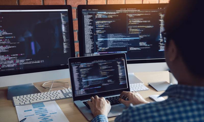 数据科学选型：R与Python如何赋能南关区网站建设？